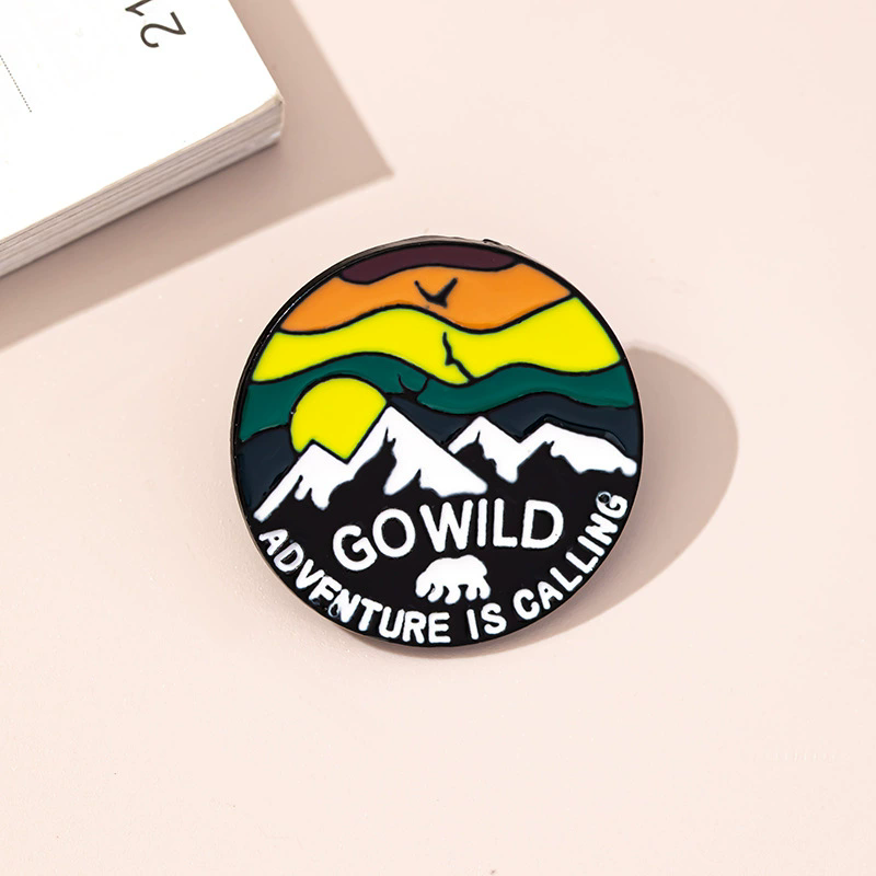 Outdoor Adventure Enamel Pins  - Outdoor Adventure Friends のレビューと価格