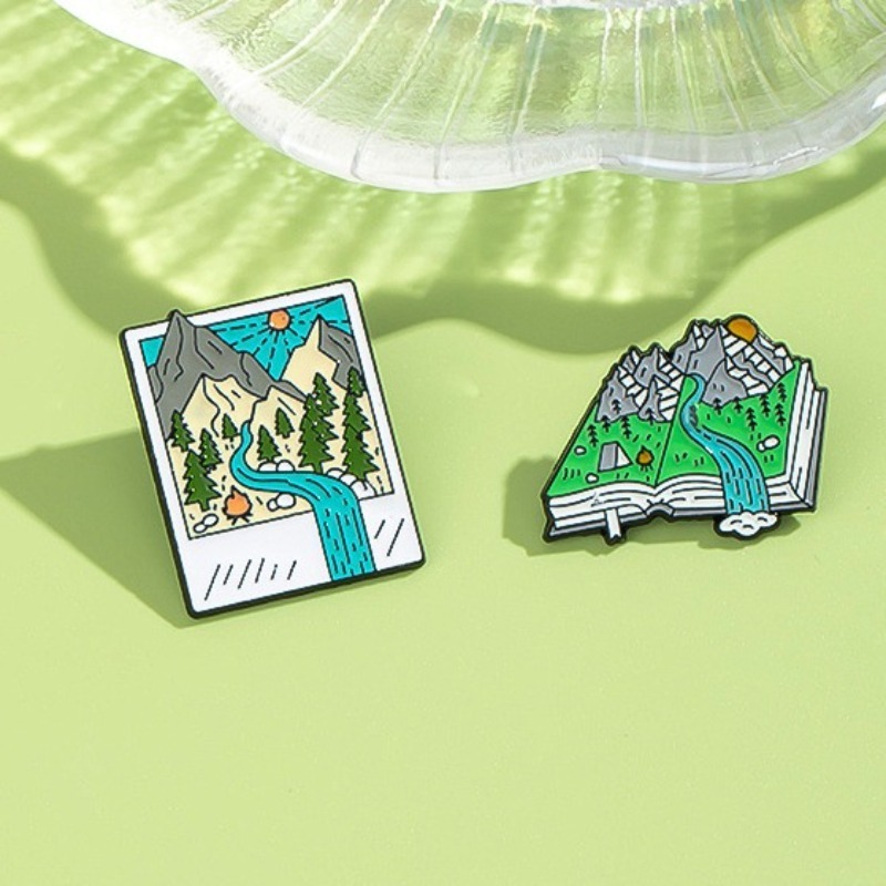 Adventure-Themed Enamel Pins:  - Outdoor Adventure Friends のレビューと価格