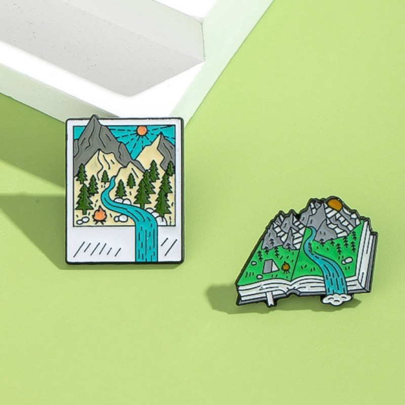 Adventure-Themed Enamel Pins:  - Outdoor Adventure Friends のレビューと価格
