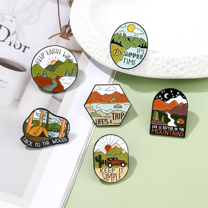Outdoor Adventure Enamel Pins  - Outdoor Adventure Friends のレビューと価格