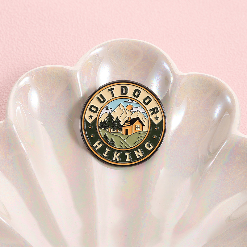 Outdoor adventure style badges - Outdoor Adventure Friends のレビューと価格