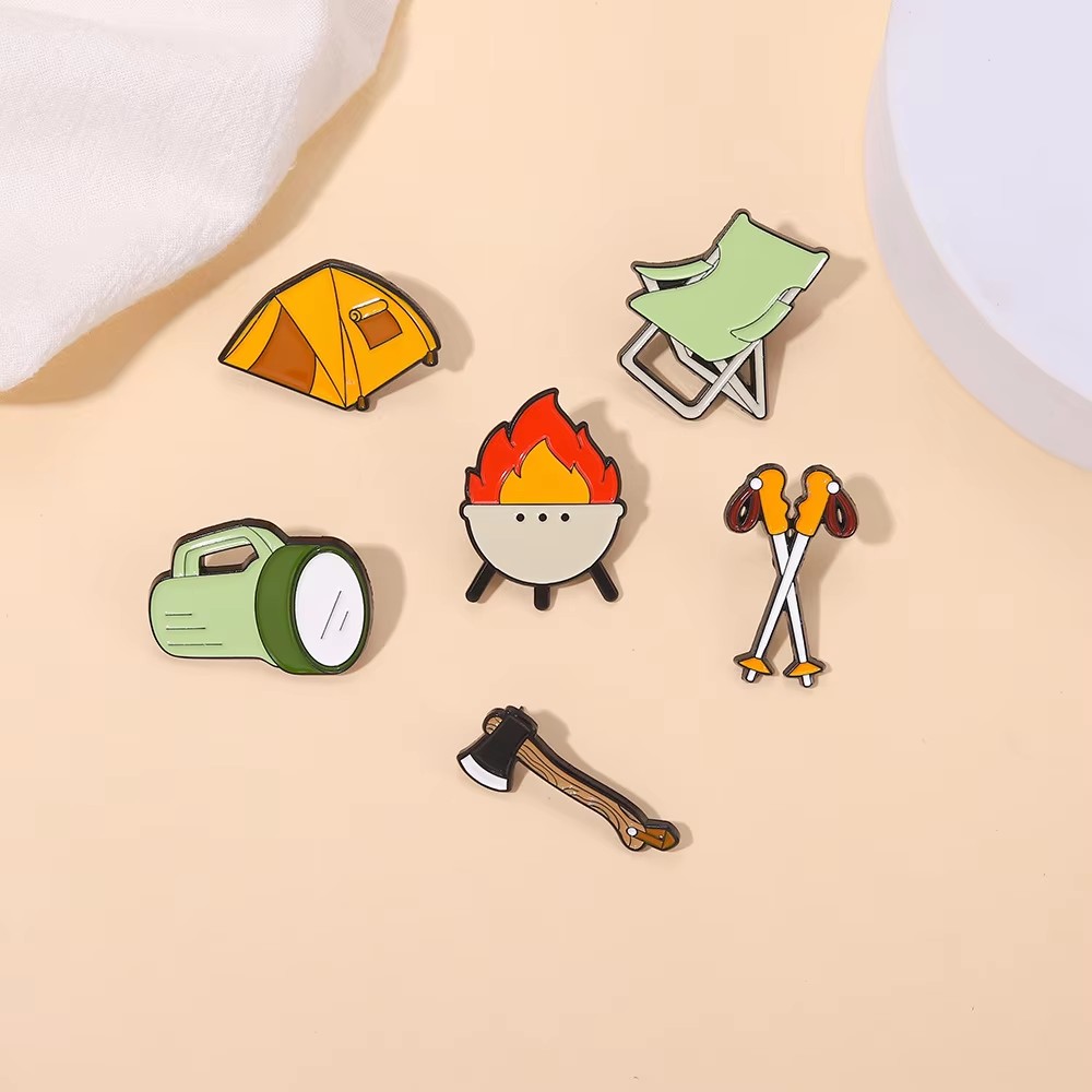 Outdoor Adventure Enamel Pins  - Outdoor Adventure Friends のレビューと価格