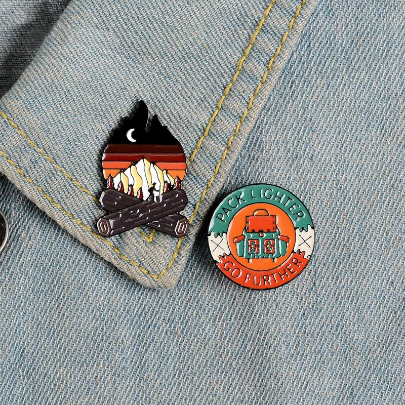 Outdoors Bonfire Enamel Pin Cu - Outdoor Adventure Friends のレビューと価格